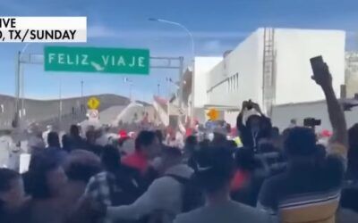 US-bound migrants overwhelm Mexican border town