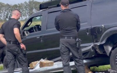 Presidential motorcade ACCIDENT – Secret Service car involved!