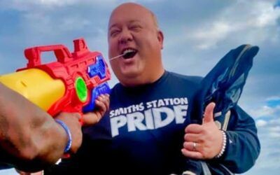 Deceased Alabama mayor, preacher posted pictures of kids, women in community in online erotica