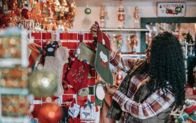 Americans plan to spend more this Christmas than in two decades
