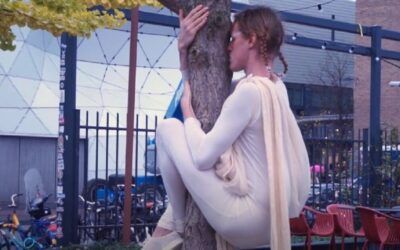 ‘Ecosexual’ woman declares ‘erotic’ relationship an Oak tree, and the jokes write themselves