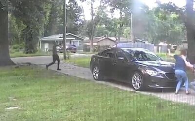 Carjackers ambush terrified mom, grandma in their driveway: ‘My babies are in the car…’