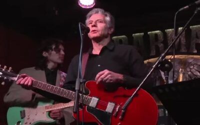 Antony Blinken’s guitar jam session at a bar in Kyiv to brag about US aid is weapons-grade cringe