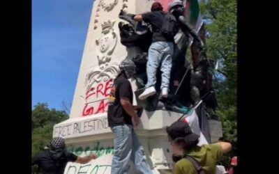 Pro-Palestinian protesters vandalize statues outside White House during massive protest