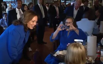 STAGED! Customers say they were ALL kicked out of PA restaurant to make room for vans full of pro-Kamala actors