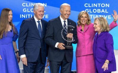 Emotional Biden accepts ‘global citizen’ award from Bill Clinton, tells Hillary ‘I love you’