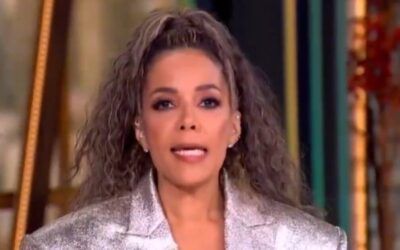 ‘The View’ co-host has to read ANOTHER note after smearing Trump nominees