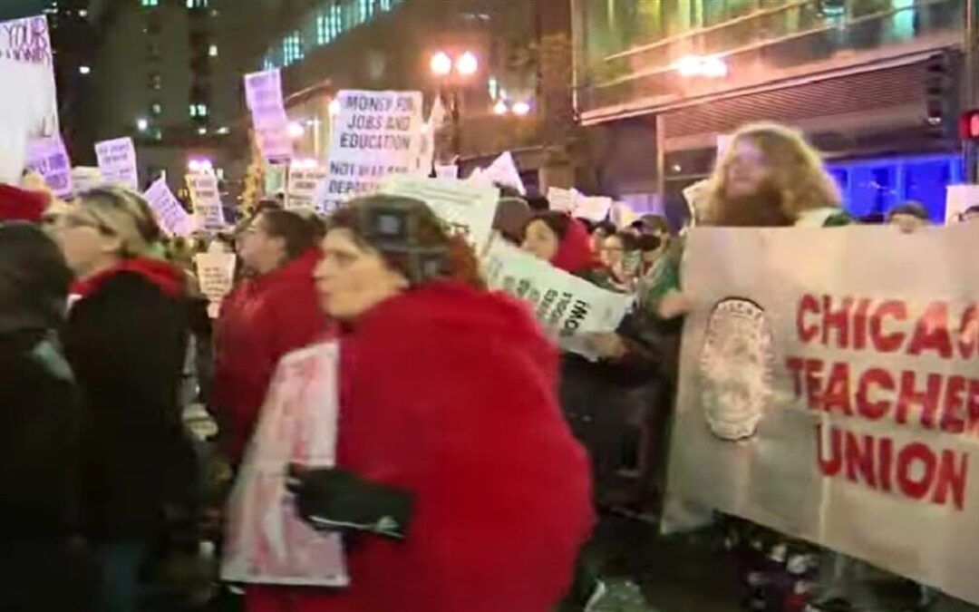 Chicago teachers union triggered when paper slams them for not showing up to class
