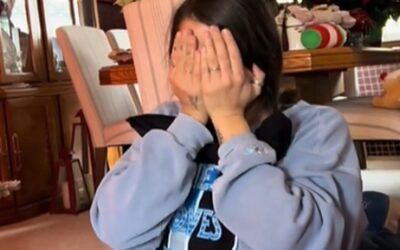 ‘She can’t wear that!’ Mom’s hilarious Christmas gift for daughter shocks family