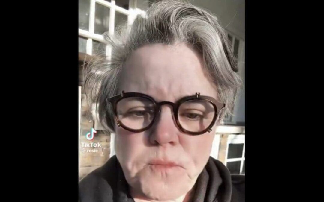 Rosie O’Donnell talks about her facial herpes in bizarre anti-MAGA rant