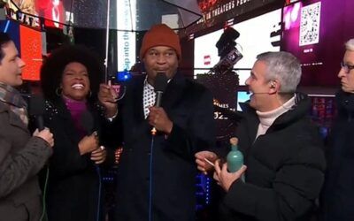 ‘Uh, oh’: Comedian throws shade at Andy Cohen and Anderson Cooper when offered NYE drink