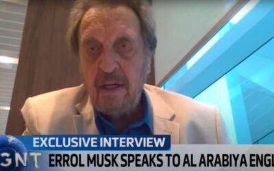 Elon Musks dad is taking surprising side in Trump blowup