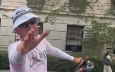 Billy Joel surprises pedicab driver blasting his music on NYC street ride
