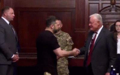 Zelenskyy wears T-shirt during meeting with top Trump official