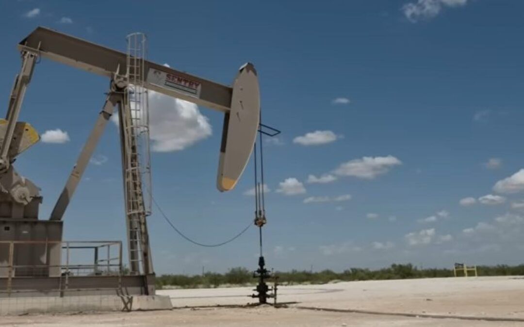 Venezuela opens oil to private investors