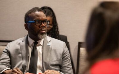 Mayor Brandon Johnson signs ‘right to protest’ order as Trump admin targets city