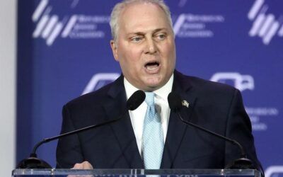 Vacationing lawmakers point fingers over DHS shutdown as Trump urges their return