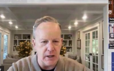 Sean Spicer says Kristi Noem can’t come back from her response to border patrol killing