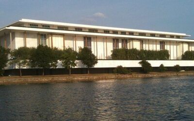 Trump announces he’s closing Kennedy Center for 2 years