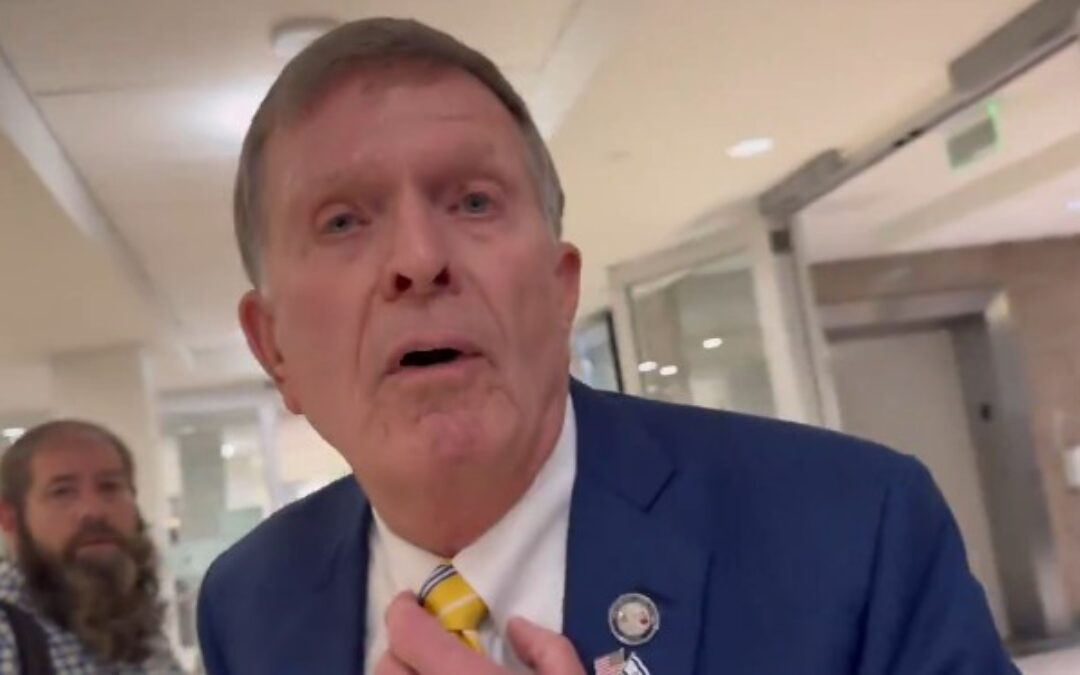 Senator snaps at journalist: ‘If I was at home I’d bust your face right now’
