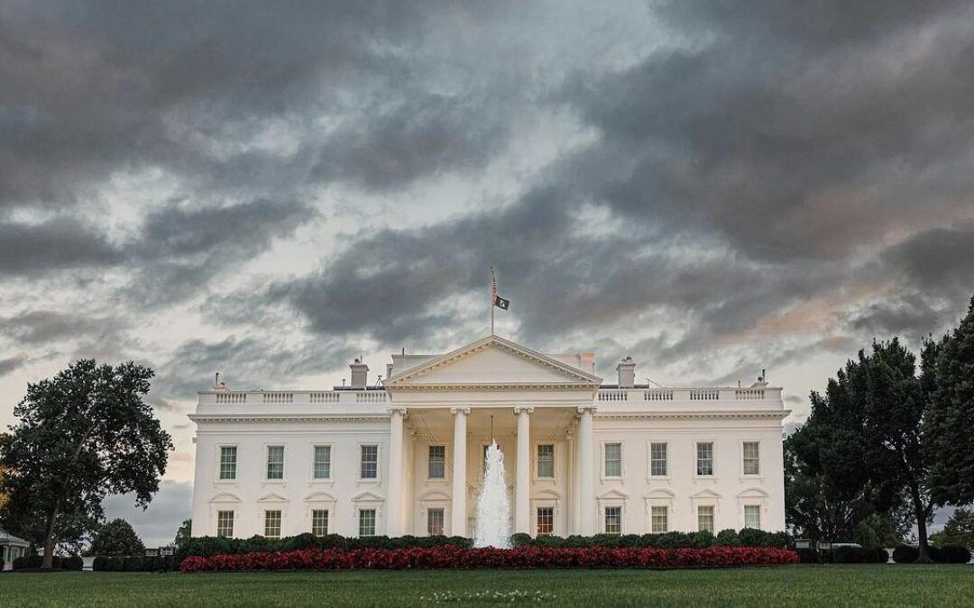 Shooting outside White House leaves one dead, one injured