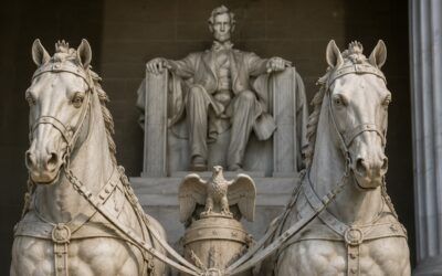 Trump goes for the gold with $5M Lincoln Memorial statue facelift