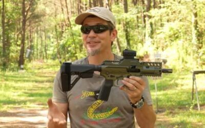 Watch dude turn his gun into chainsaw