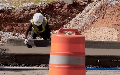 Naked man asks construction crew for a job, said he was ‘tired of warehouse work’